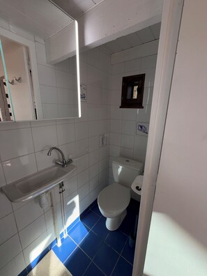 Dusche, Handtücher, Seife, Toilettenpapier