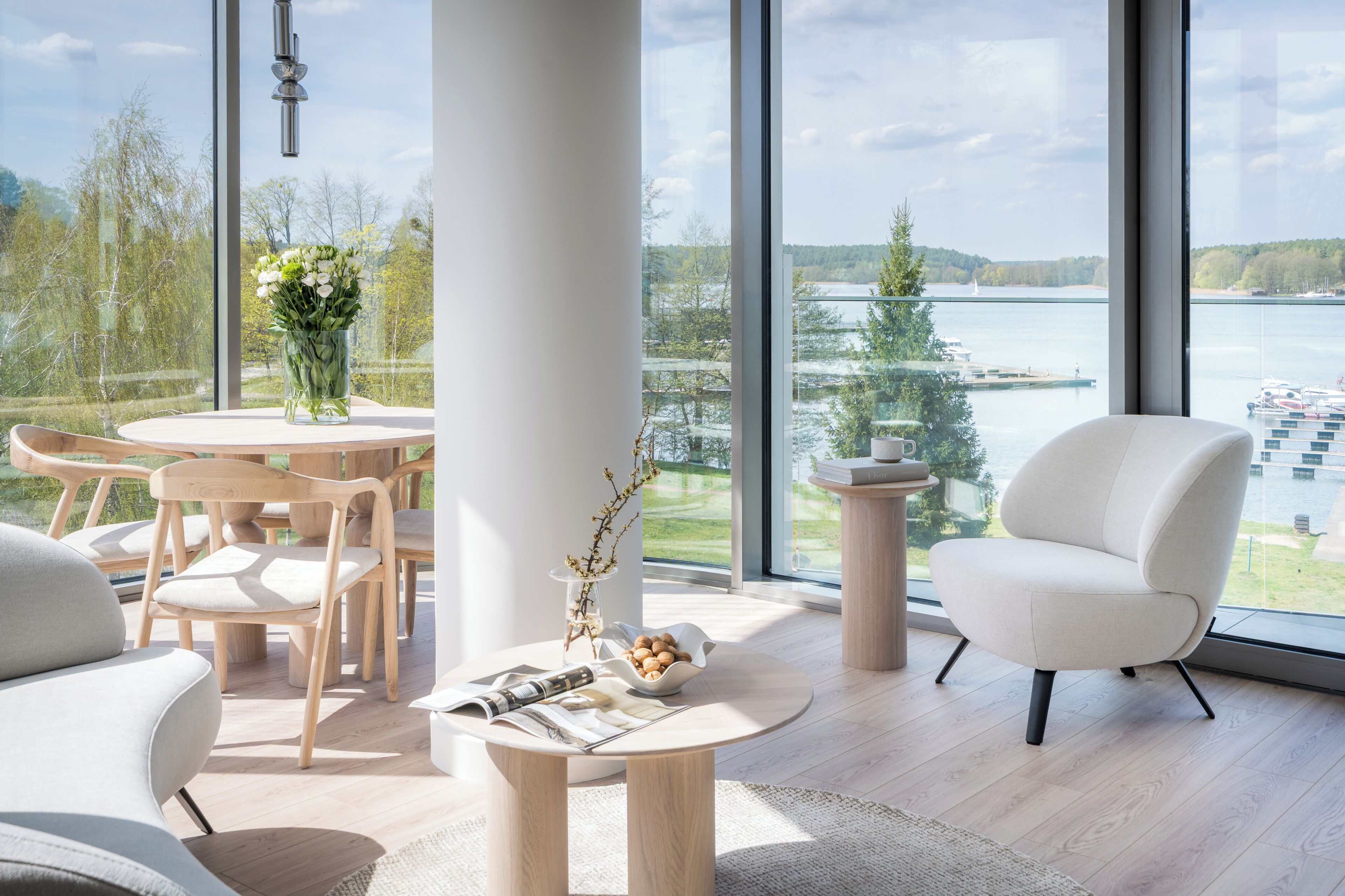 Exclusive Apartment, 2 Bedrooms, Lake View | Interior