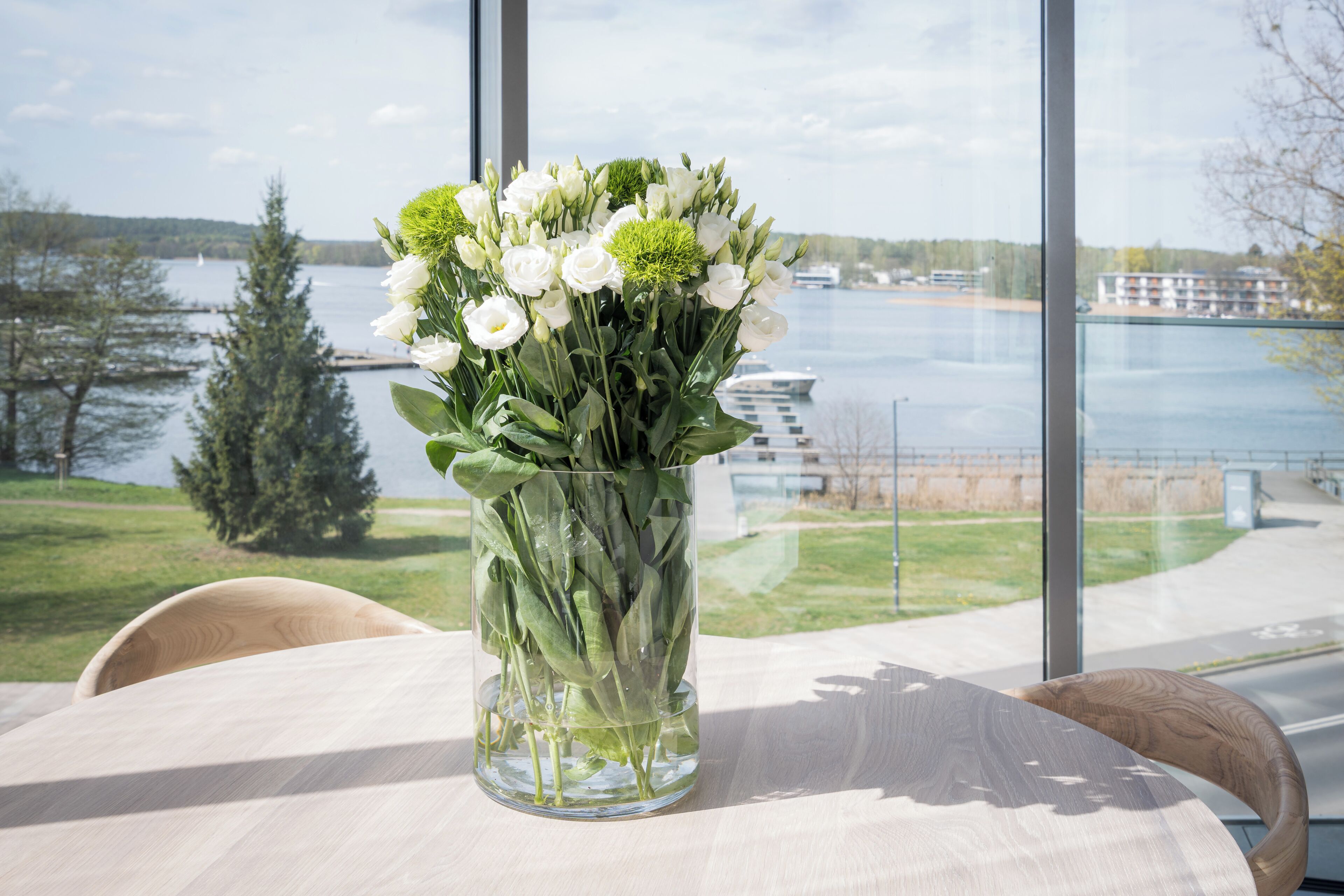 Exclusive Apartment, 2 Bedrooms, Lake View | Dining