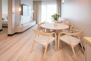 Căn hộ Deluxe, 1 phòng ngủ, quang cảnh hồ | Khu ăn uống