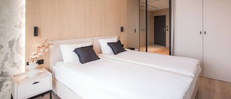 Exclusive Apartment, 2 Bedrooms, Lake View | Desk, laptop workspace, iron/ironing board, free WiFi