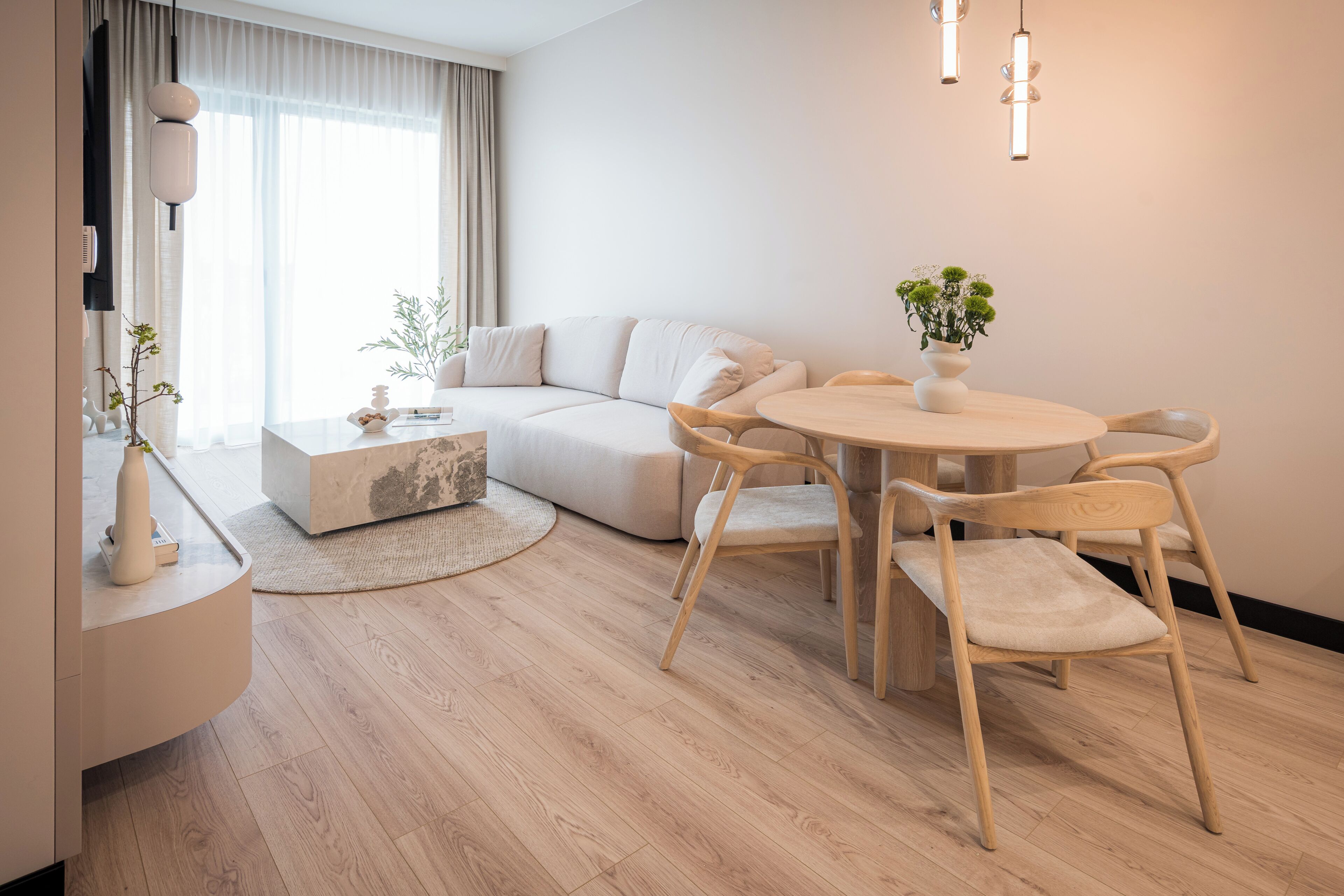 Deluxe Apartment, 1 Bedroom, Lake View | Living area