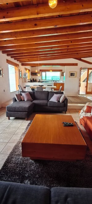 TV, fireplace - Beautiful Apartment For Weekend in Valle de Bravo (Valle de Bravo)