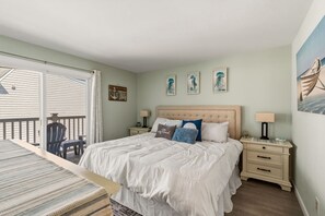 1 bedroom, iron/ironing board, free WiFi, bed sheets - 1 Bedroom Condo Next to Boardwalk with Parking, Pool and Hot Tub (Ocean City)