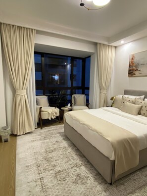 2 Schlafzimmer, Schreibtisch, Bügeleisen/Bügelbrett, kostenloses WLAN