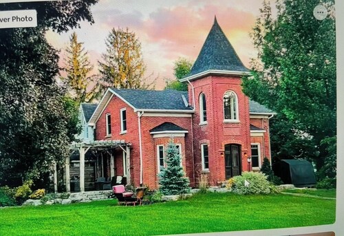 The Robert Scott Residence - Timeless Elegance 