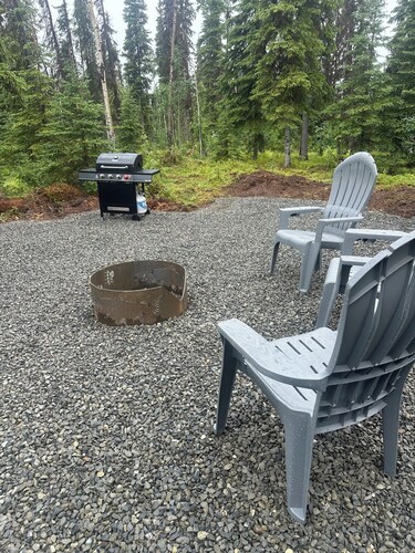 Serene 1-bedroom cabin in Soldotna perfect for cozy getaway Kenai River close by