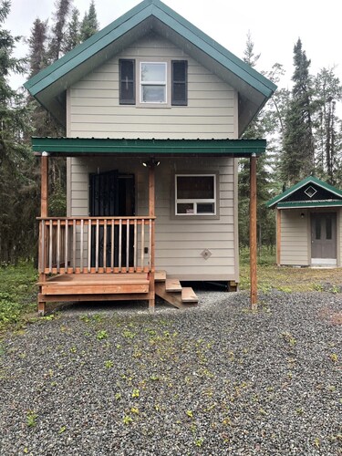 Serene 1-bedroom cabin in Soldotna perfect for cozy getaway Kenai River close by