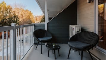 Studio Deluxe, balcon, vue cour intérieure | Vue de la chambre