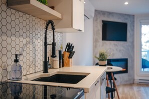 Étkezés a szobában