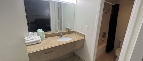 Basic Single Room | Bathroom