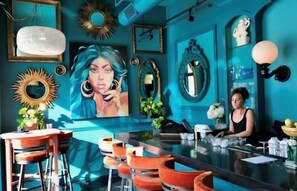 Dining - 3 /2.5 + outside shower on ceek in walkable Downtown Bonita! (Bonita Springs)