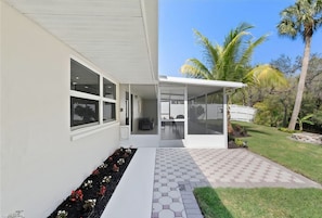 Terrace/patio - Fully remodeled 3/2.5+ outdr.shower, set on a tropical creek in downtown Bonita! (Bonita Springs)