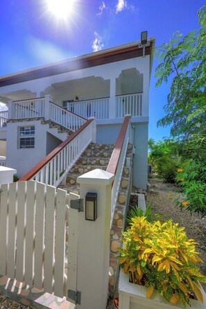 Property grounds - Ocean view Hillside Apartment #10 (Providenciales)