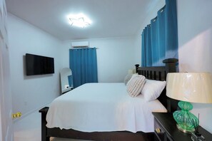1 bedroom, iron/ironing board, WiFi, bed sheets - Ocean view Hillside Apartment #10 (Providenciales)