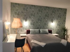 2 bedrooms, internet, bed sheets - Vacation apartment Laura at Schwerte train station (Schwerte)