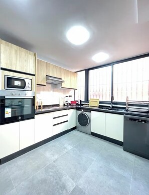 Private kitchen - Spacious and elegant apartment in Gueliz, all on foot (Marrakech)