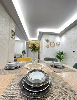 Dining - Spacious and elegant apartment in Gueliz, all on foot (Marrakech)
