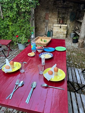 屋外ダイニングエリア