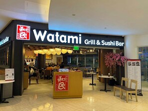 Dining - Spectacular 2.5BR Connected to Eastwood  Mall (Quezon City)