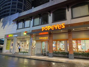 Exterior detail - Spectacular 2.5BR Connected to Eastwood  Mall (Quezon City)