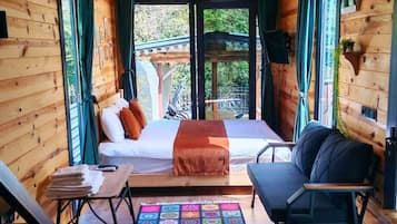 Classic Bungalow, River View