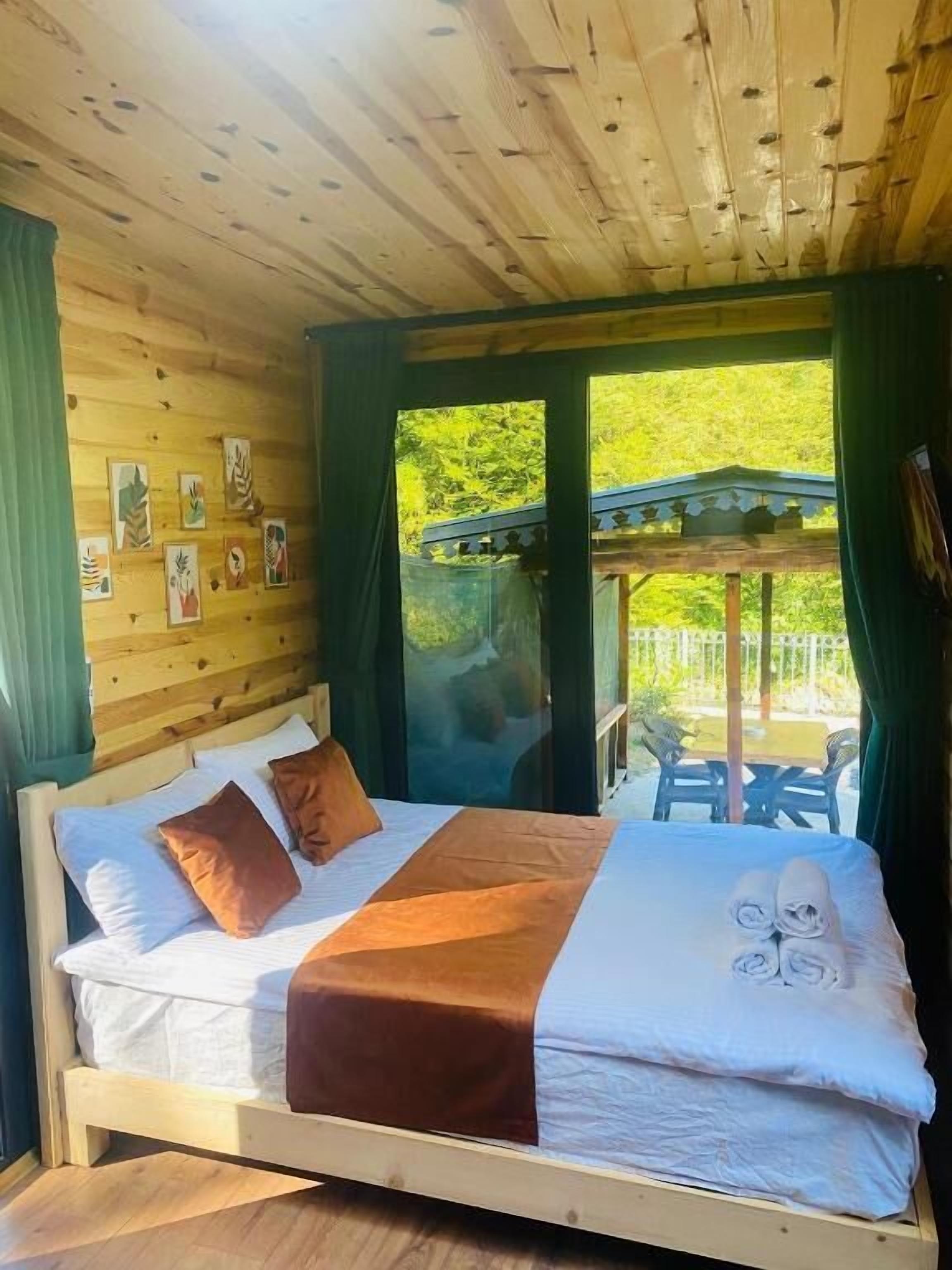 Classic Bungalow, River View