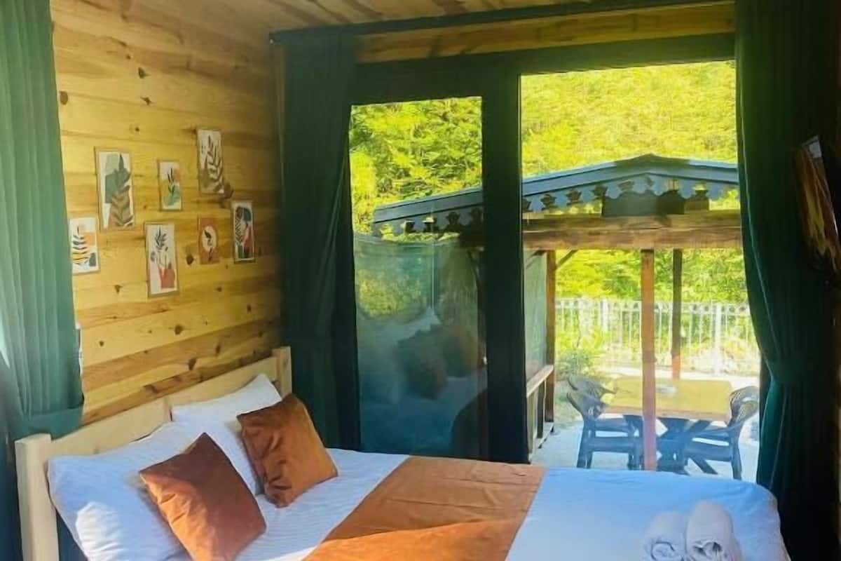 Classic Bungalow, River View