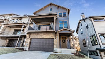 Deluxe Condo, Balcony, Mountain View | Exterior
