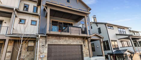 Deluxe Condo, Balcony, Mountain View | Exterior