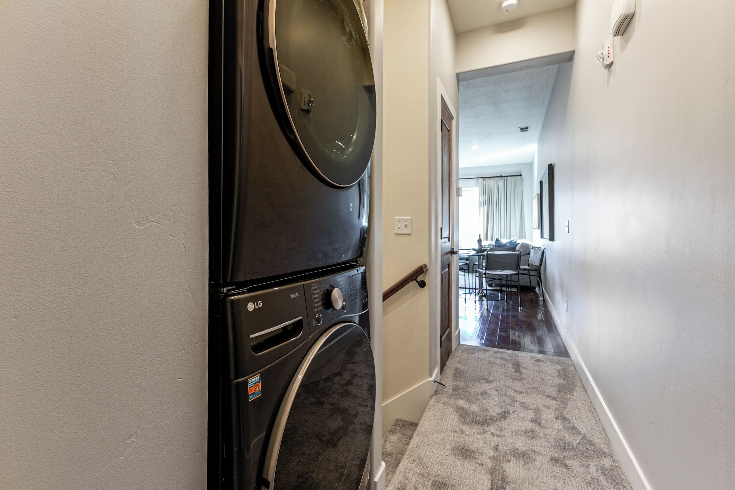 Deluxe Condo, Balcony, Mountain View | Interior