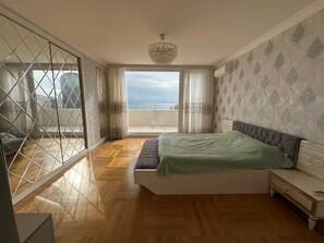 2 bedrooms, iron/ironing board, WiFi, bed sheets - Formula 1 View apartment in center of Baku (Baku)