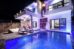 Pool - Stunning 3br/3.5ba with Private Pool, Steps from the Beach and Local Hotspots (El Sargento)