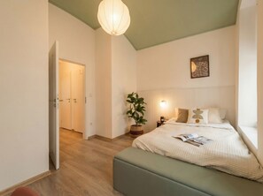 1 habitación, tabla de planchar con plancha y wifi 