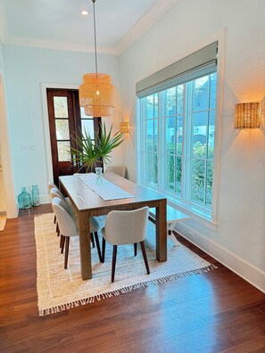 Dining - Sea Glass - Rosemary steps from the beach! Prime location, Beach/Pool Access (Alys Beach)