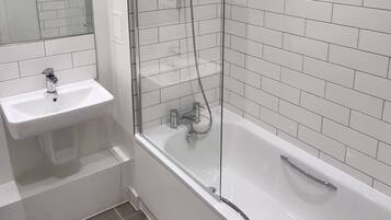 Room, 1 Bedroom, Accessible, Smoking | Bathroom