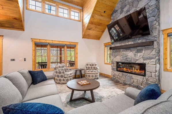 Interior - Willowcrest: Brand NEW, Lake Access w. Dock Slip, Dog Friendly, Hot Tub (Oakland)