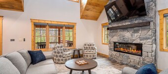 Willowcrest: Brand NEW, Lake Access w. Dock Slip, Dog Friendly, Hot Tub