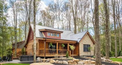 Willowcrest: Brand NEW, Lake Access w. Dock Slip, Dog Friendly, Hot Tub
