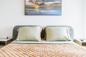 3 bedrooms, iron/ironing board, free WiFi, bed sheets - Southern Harbor Retreat | Heated Pool, Game Room & Easy Walk to the Beach (Indian Rocks Beach)