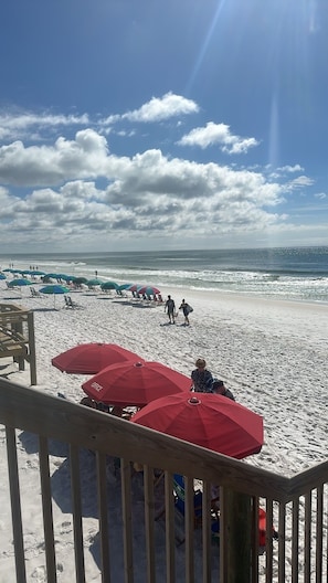 Beach - Charming condo in gorgeous Destin perfect for your beach getaway (Destin)
