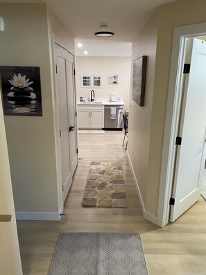 Interior - NEW 2 bedroom, (queens)  1 bathroom VRBO, comfy & serene. “ASPEN’s Suite Escape” (Saskatoon)