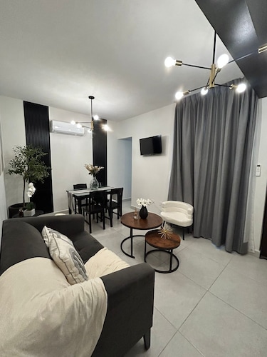 Nice furnished house near church, shopping centers and beaches