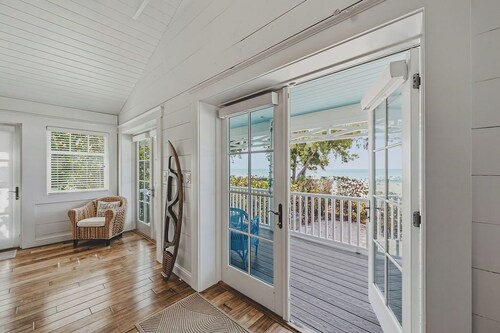 Happy Ours – NEW LISTING, Direct Beachfront Home On Magnolia