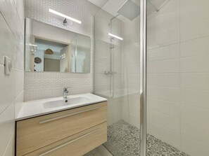 Bathroom - CAP D'AGDE - Plage Richelieu // Réf 0191 (CAP D'AGDE)