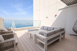 Terrace/patio - Exclusive Palm View Penthouse, Terrace & Pool (Dubai)