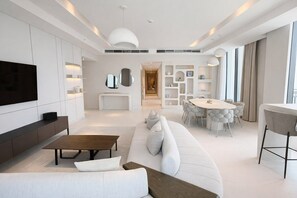 Living area - Exclusive Palm View Penthouse, Terrace & Pool (Dubai)