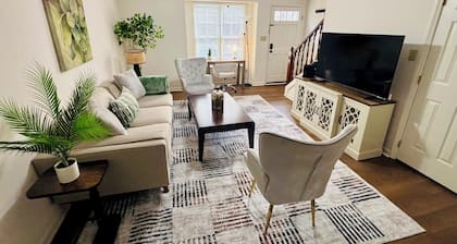 Walk to Shoppes of Kildaire & Close to Bond Park!