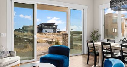 Oceanview Retreat - Hot Tub + Game Garage + Spa Suite + Kids Cave - Westport, WA