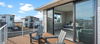 Oceanview Retreat - Hot Tub + Game Garage + Spa Suite + Kids Cave - Westport, WA